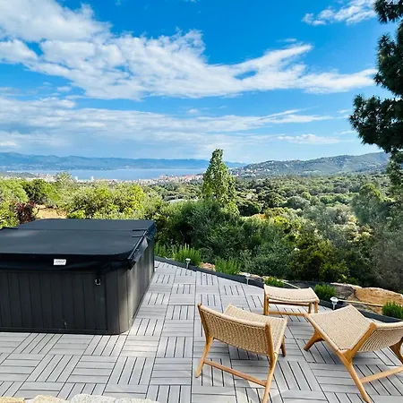 Casa Lc Chambre1 Vue Jacuzzi Maison d'hôtes Ajaccio (Corsica)